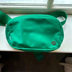 Lululemon Green Everywhere belt bag.